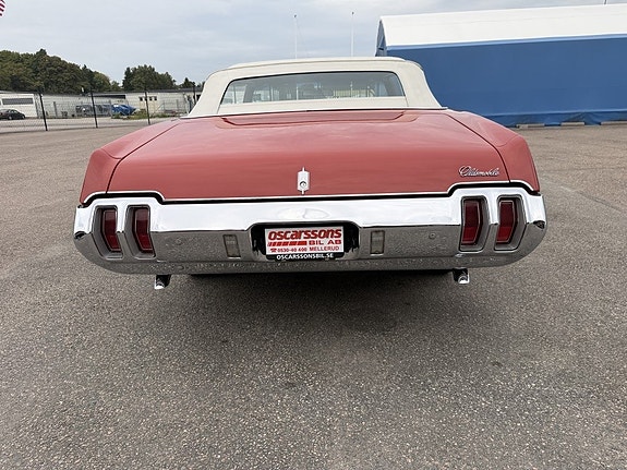 Oldsmobile Cutlass 11 of 30