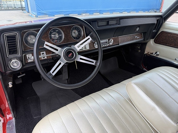 Oldsmobile Cutlass 19 of 30