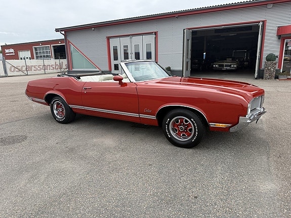 Oldsmobile Cutlass 8 of 30