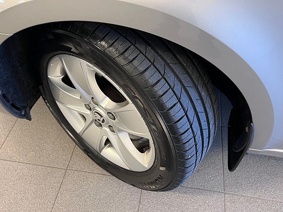 Skoda Octavia 2 of 22