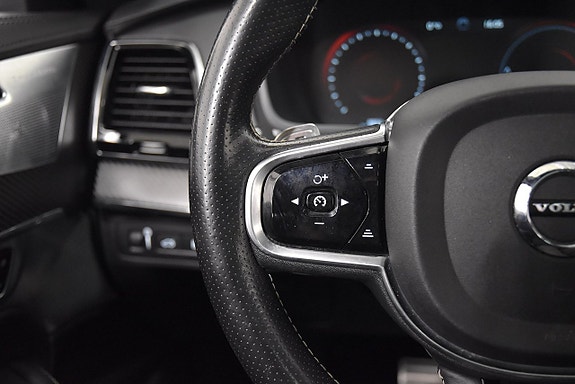 Volvo XC90 13 of 28