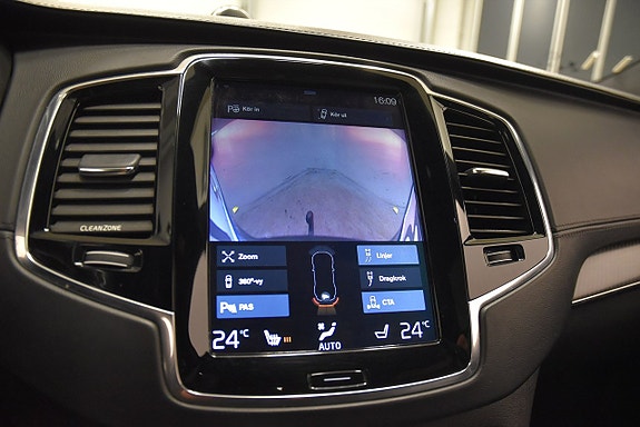 Volvo XC90 21 of 28