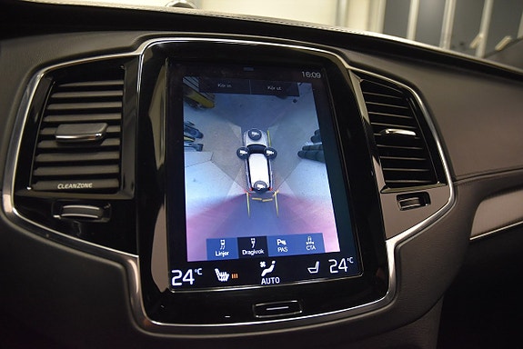 Volvo XC90 20 of 28
