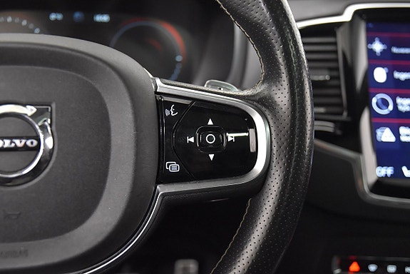 Volvo XC90 15 of 28