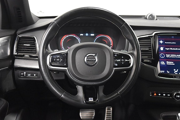 Volvo XC90 2 of 28