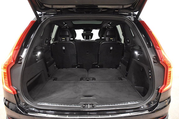 Volvo XC90 28 of 28