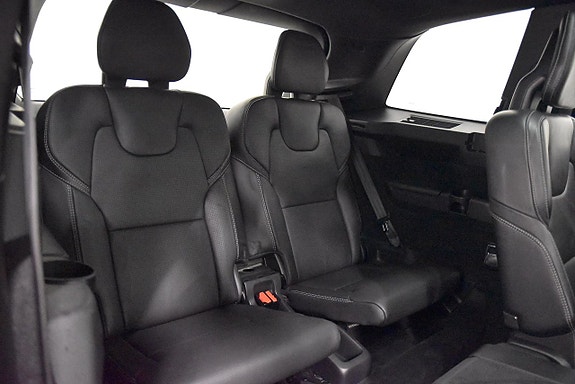 Volvo XC90 19 of 28