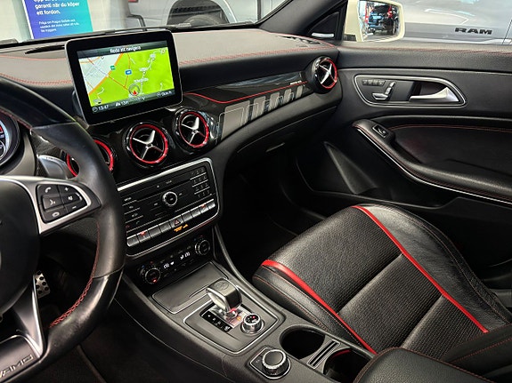 Mercedes-Benz CLA45 22 of 30