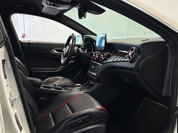 Mercedes-Benz CLA45 30 of 30