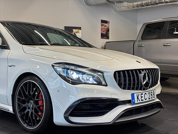Mercedes-Benz CLA45 6 of 30