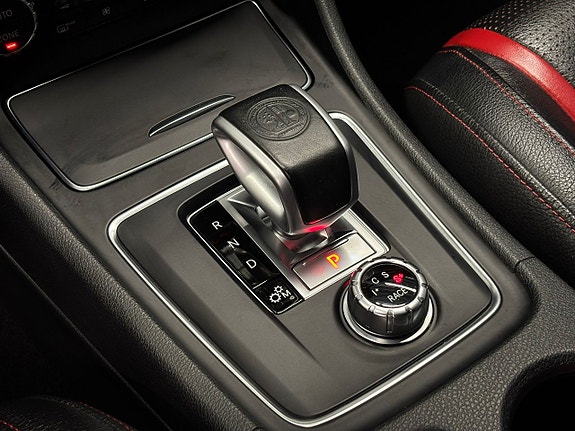 Mercedes-Benz CLA45 23 of 30