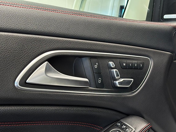 Mercedes-Benz CLA45 14 of 30