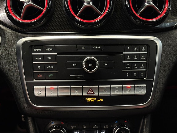 Mercedes-Benz CLA45 25 of 30