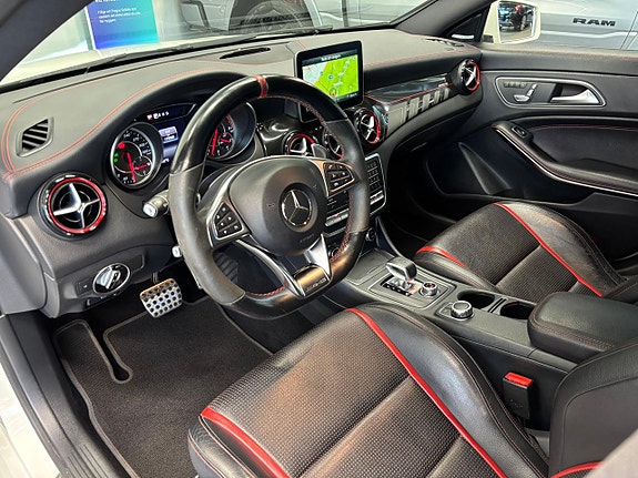 Mercedes-Benz CLA45 12 of 30