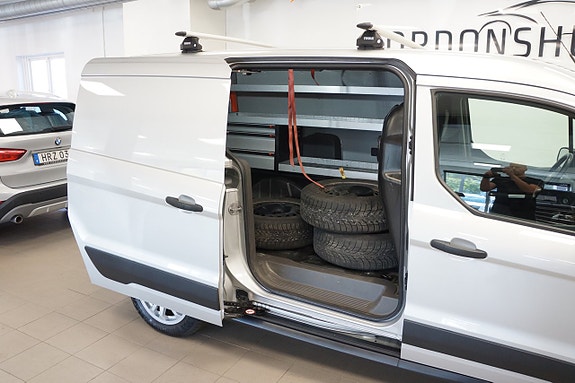 Ford Transit Connect 9 of 12