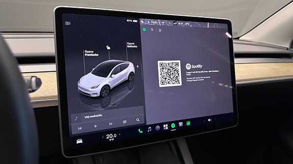 Tesla Model Y 16 of 25
