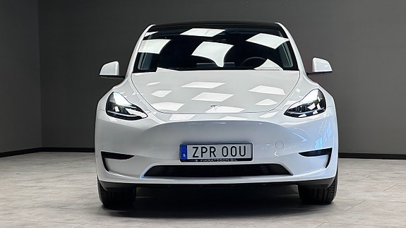 Tesla Model Y 25 of 25