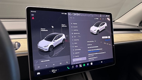 Tesla Model Y 18 of 25