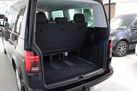 Volkswagen Multivan 6 of 17