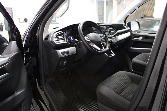 Volkswagen Multivan 5 of 17