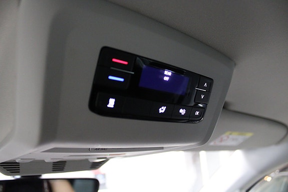 Volkswagen Multivan 16 of 17
