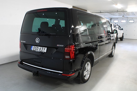 Volkswagen Multivan 4 of 17