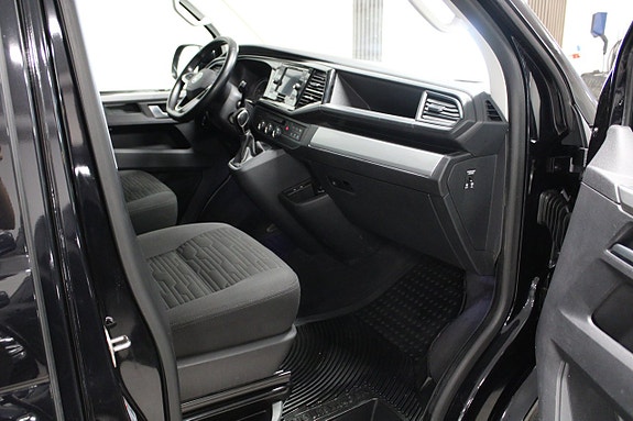Volkswagen Multivan 10 of 17