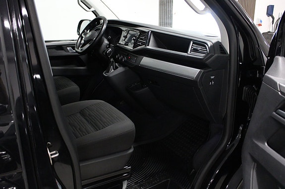 Volkswagen Multivan 11 of 17