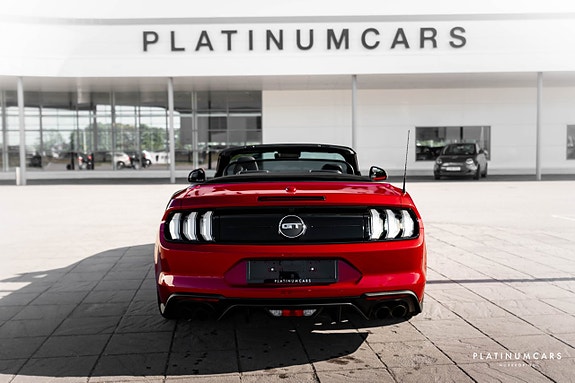 Ford Mustang 4 of 19