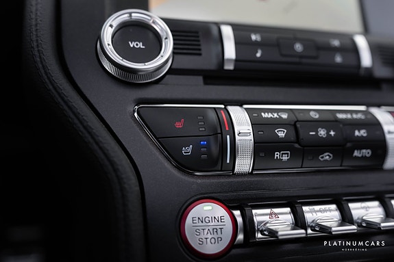 Ford Mustang 14 of 19