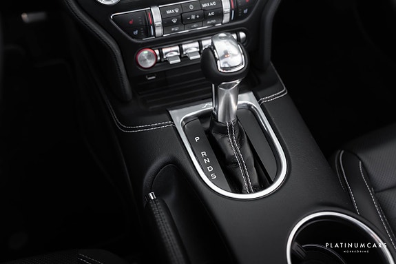 Ford Mustang 10 of 19