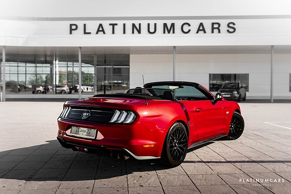 Ford Mustang 2 of 19