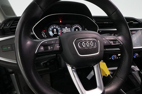 Audi Q3 17 of 30
