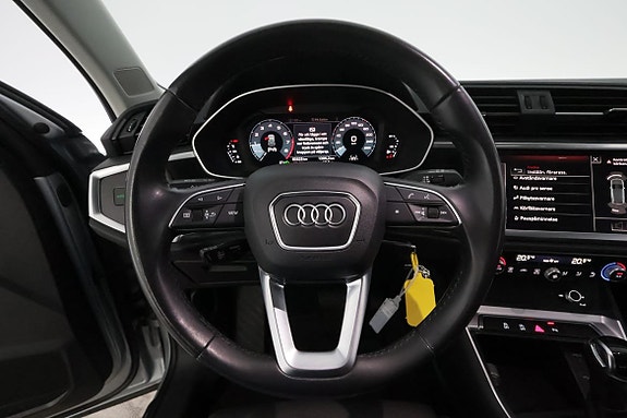 Audi Q3 16 of 30
