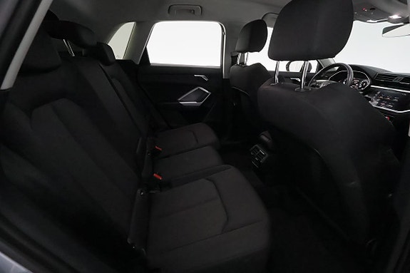 Audi Q3 23 of 30