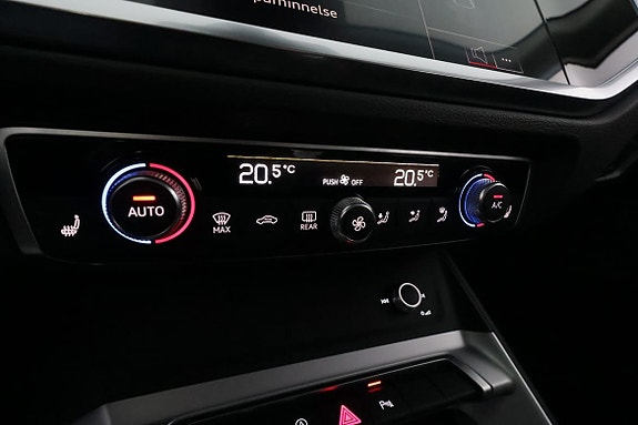 Audi Q3 25 of 30