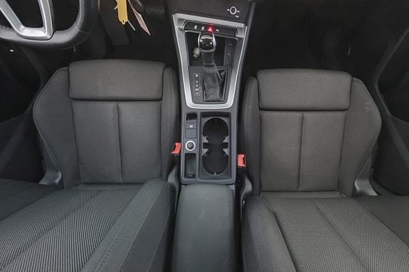 Audi Q3 21 of 30