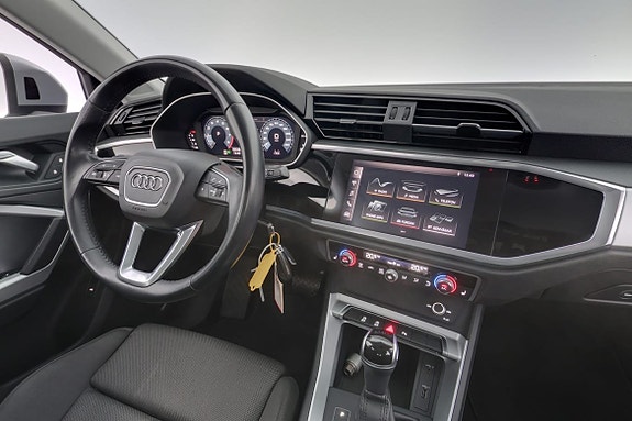 Audi Q3 15 of 30