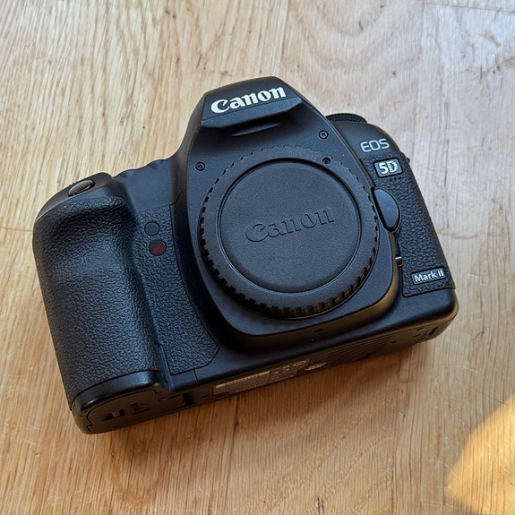 Canon EOS 5D Mark II, mkt lite använd. image 2