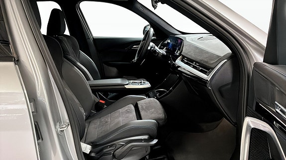 BMW X1 3 of 9