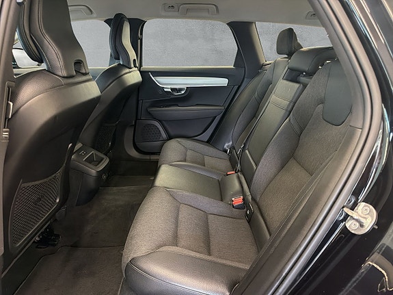 Volvo V90 11 of 27