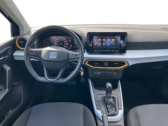 Seat Arona 8 of 14