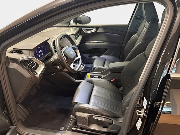Audi Q4 e-tron 9 of 17