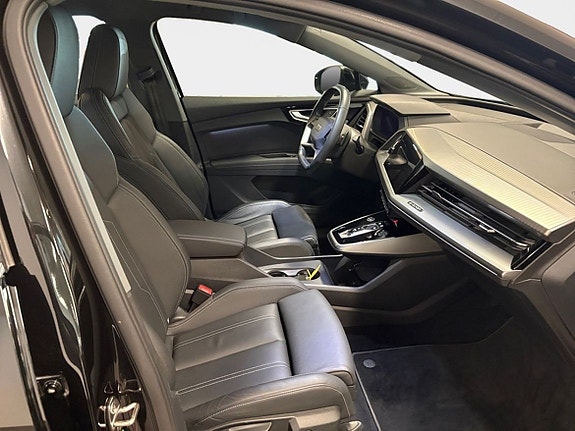 Audi Q4 e-tron 14 of 17