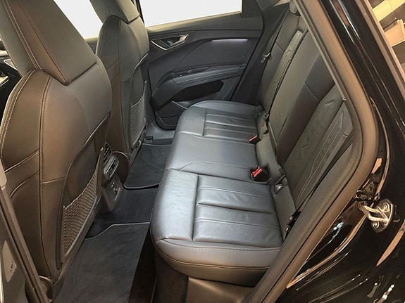 Audi Q4 e-tron 13 of 17