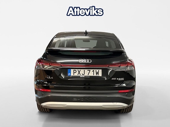 Audi Q4 e-tron 4 of 17