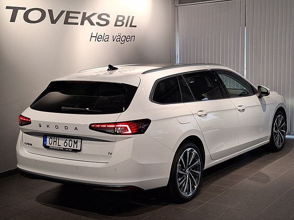 Skoda Superb 5 of 26
