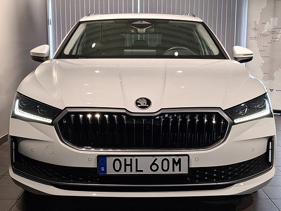 Skoda Superb 2 of 26