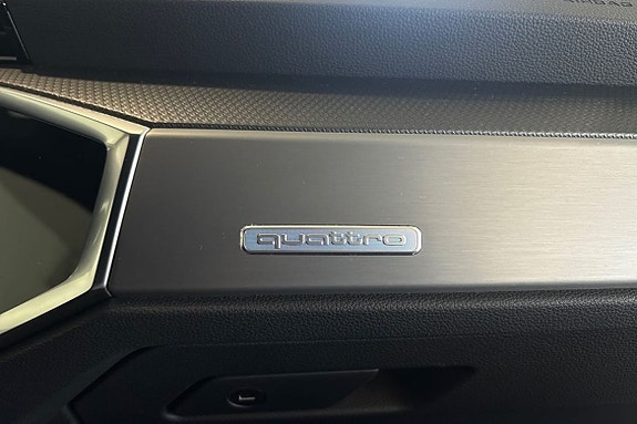 Audi Q3 18 of 26