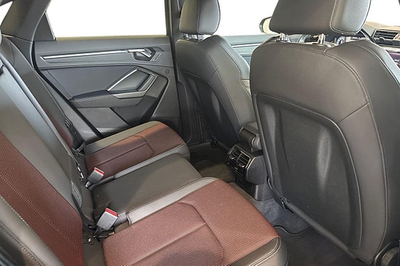 Audi Q3 21 of 26